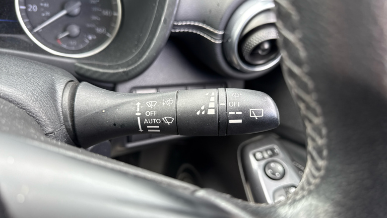 Nissan Juke 1.0 DiG-T 114 N-Connecta 5dr Petrol Hatchback